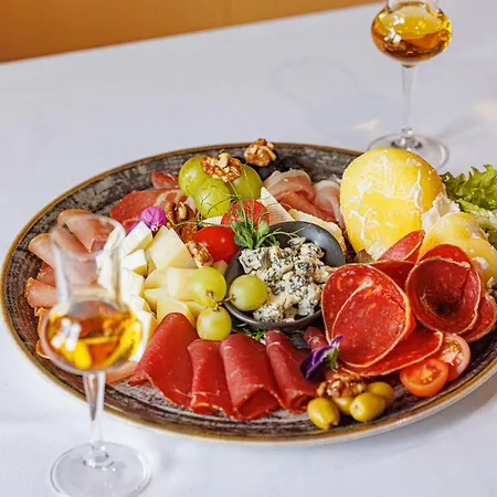 Balkan Hotel 4*